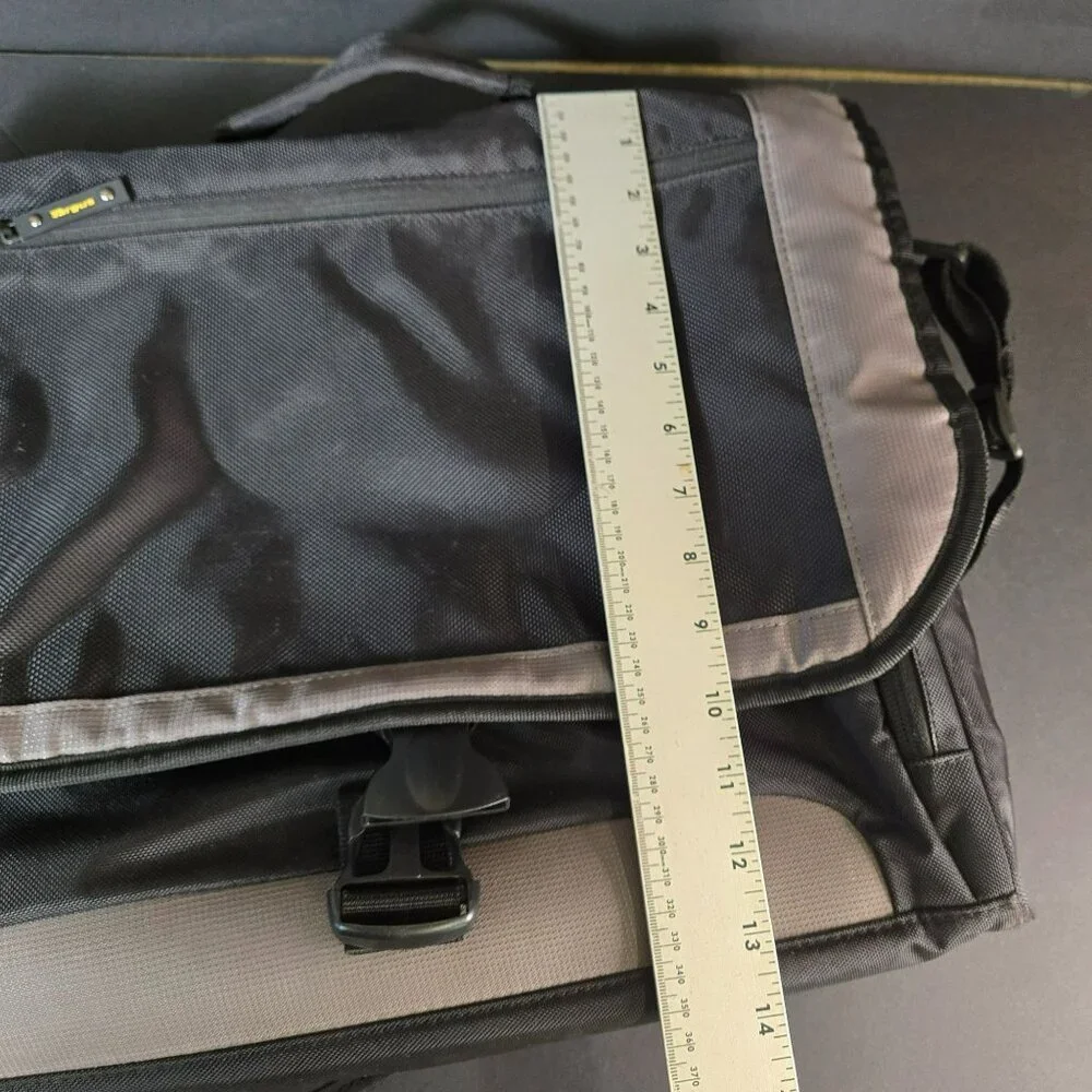 Targus CityGear Messenger Case for 16 Inch Laptop Bag Black Grey Work Travel
